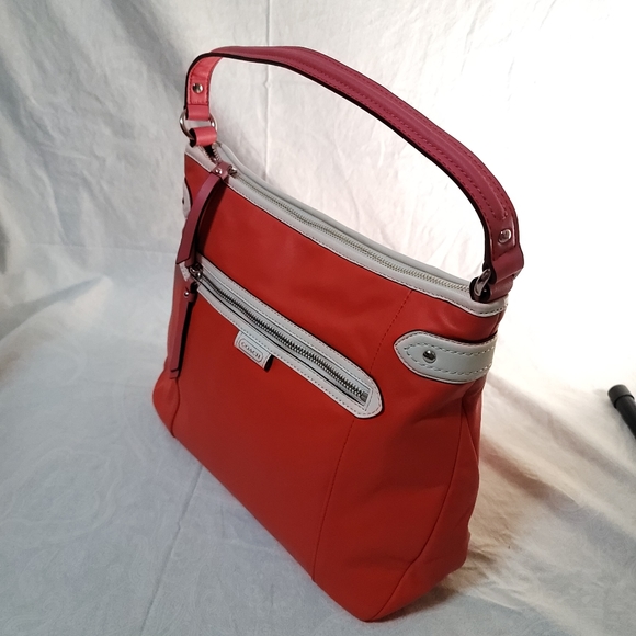 Coach Smooth Leather color block Shoulder Bag - Picture 4 of 11